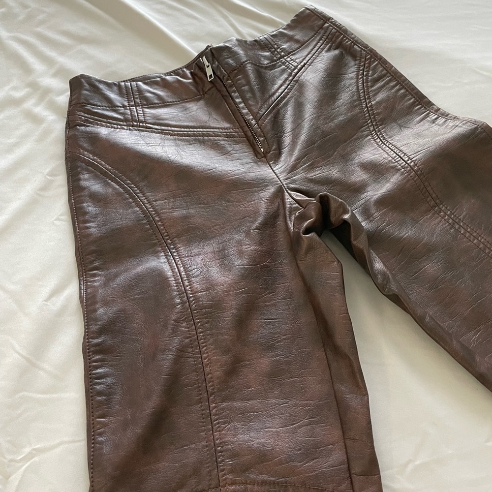 NWOT β¨ | URBAN OUTFITTERS FAUX LEATHER PANTS π - Picture 16 of 16